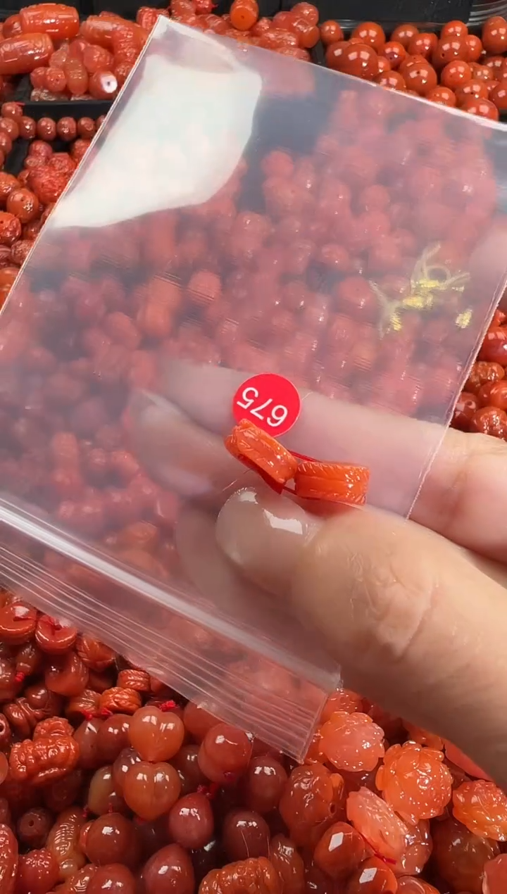 颈饰未镶嵌南红玛瑙1