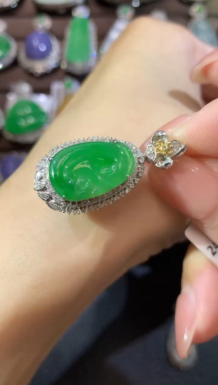 翡翠18K金镶嵌吊坠(不含链)D40