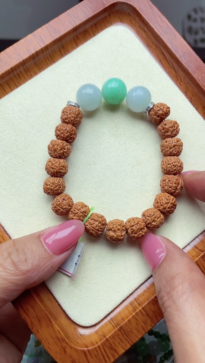 未镶嵌翡翠手链设计