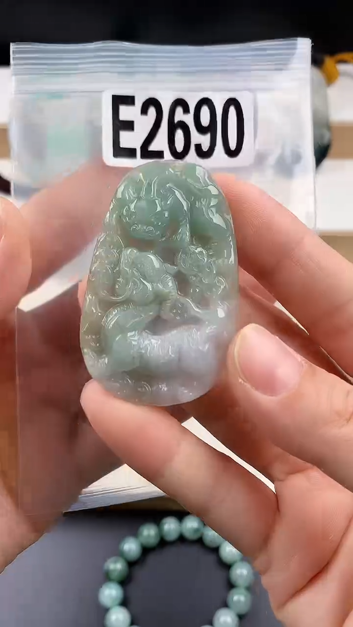 颈饰未镶嵌翡翠天然翡翠吊坠挂件