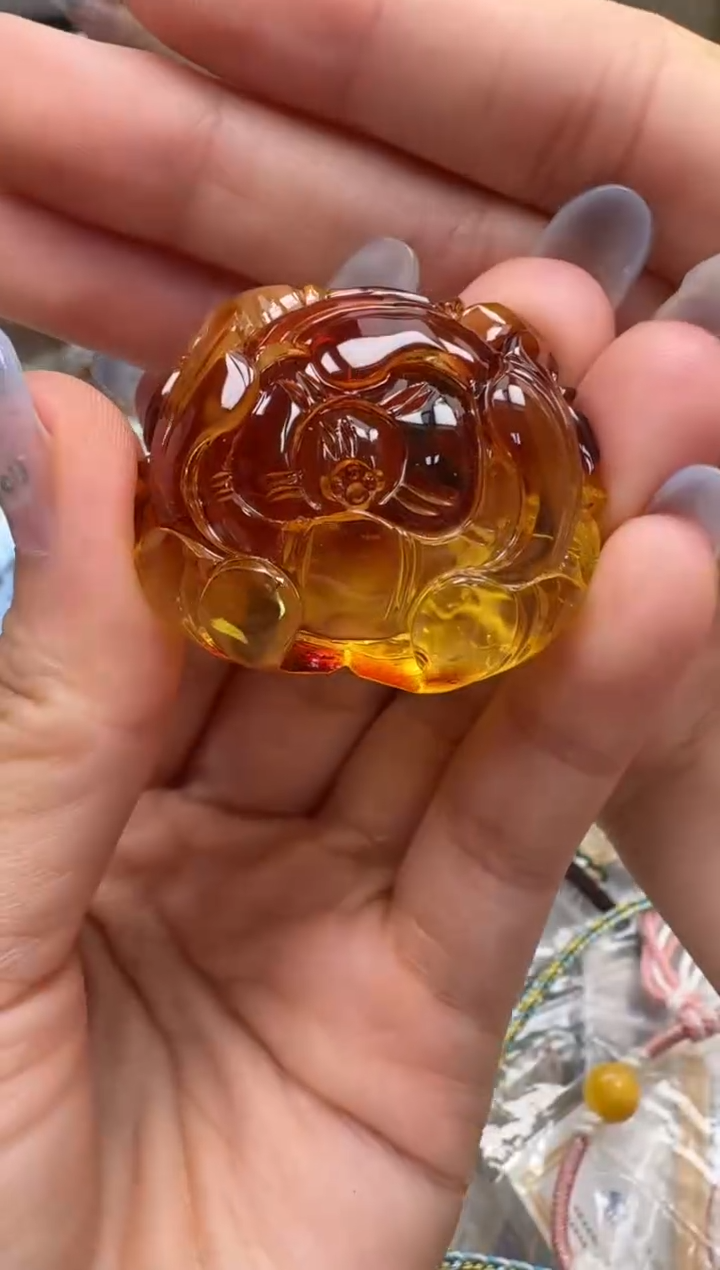 裸石琥珀未镶嵌如图