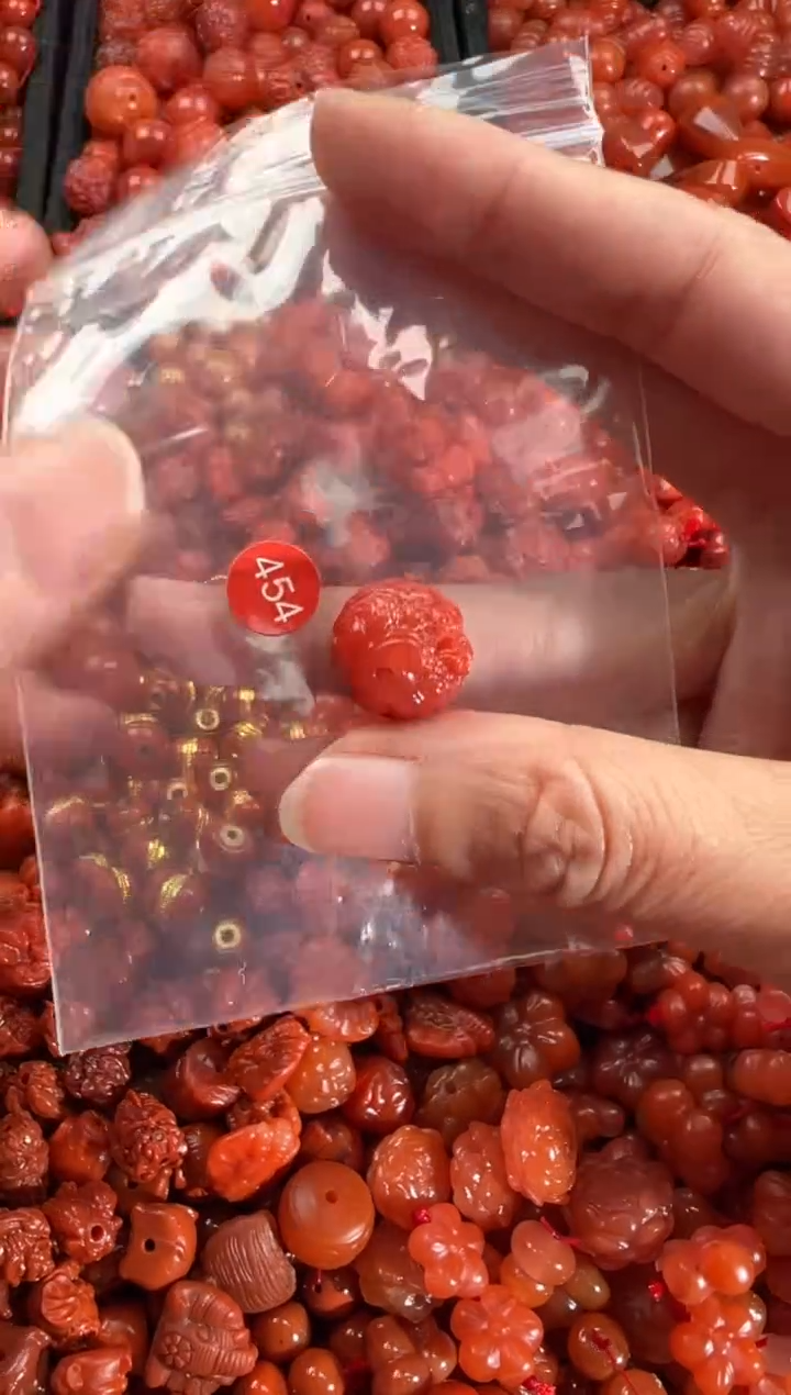 【闪购商品】南红玛瑙颈饰未镶嵌1