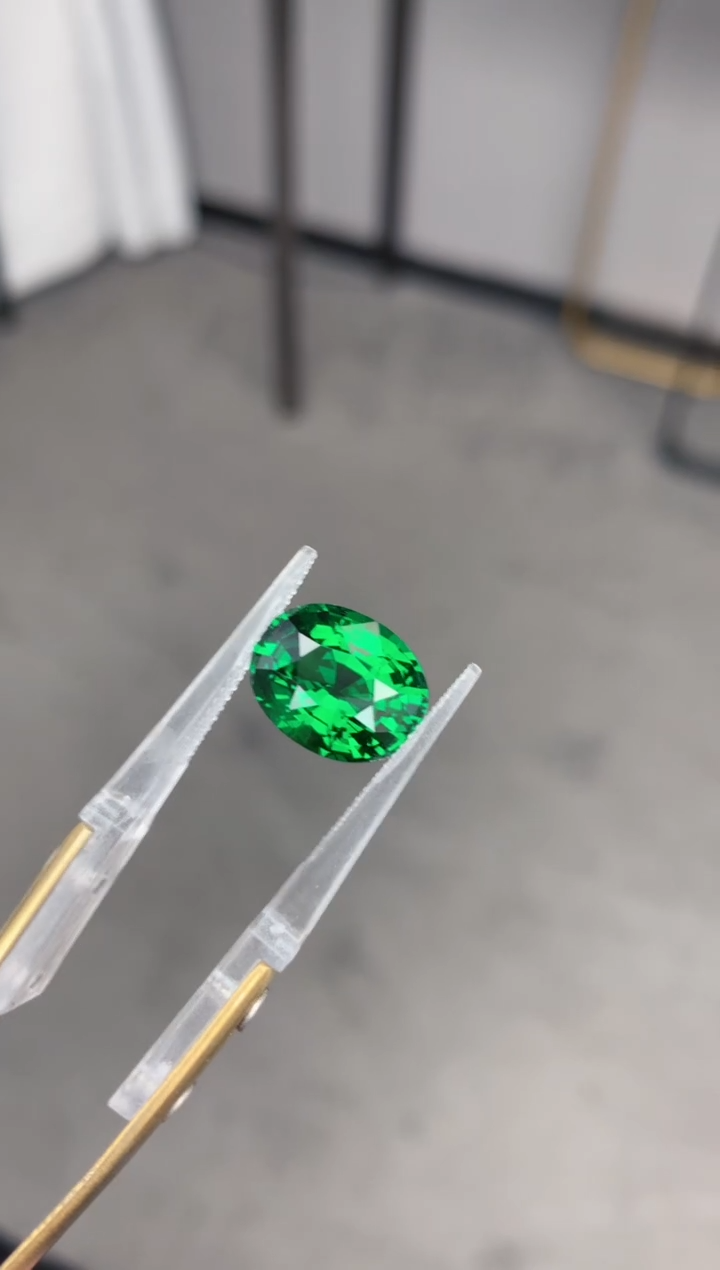 【闪购商品】石榴石裸石未镶嵌7ct 沙弗莱