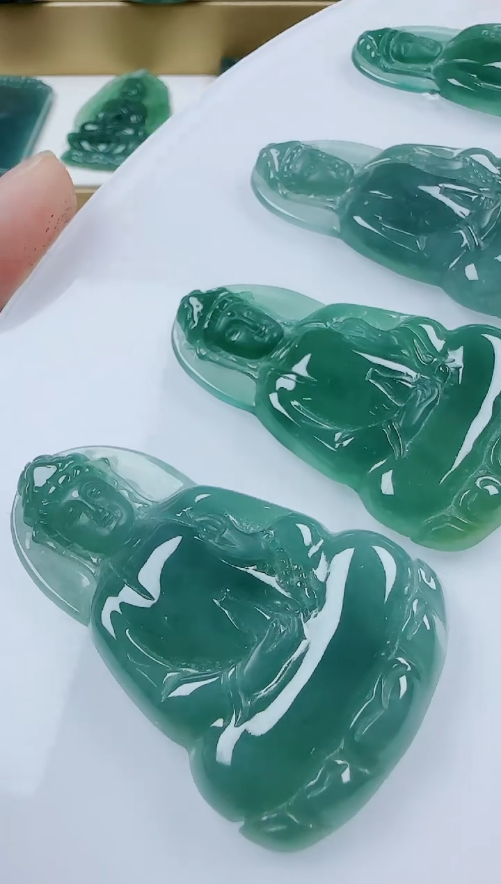 翡翠未镶嵌颈饰素衣多样性发其一