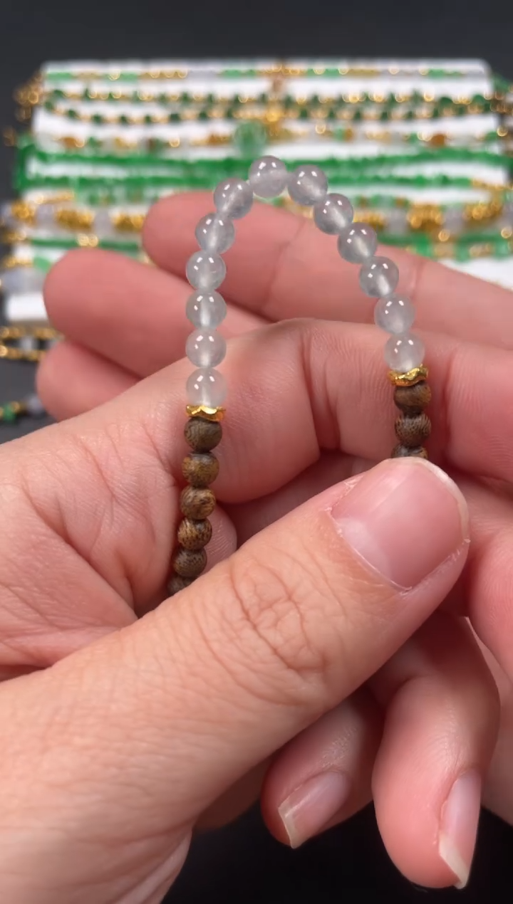 足金镶嵌手串翡翠一条  P581