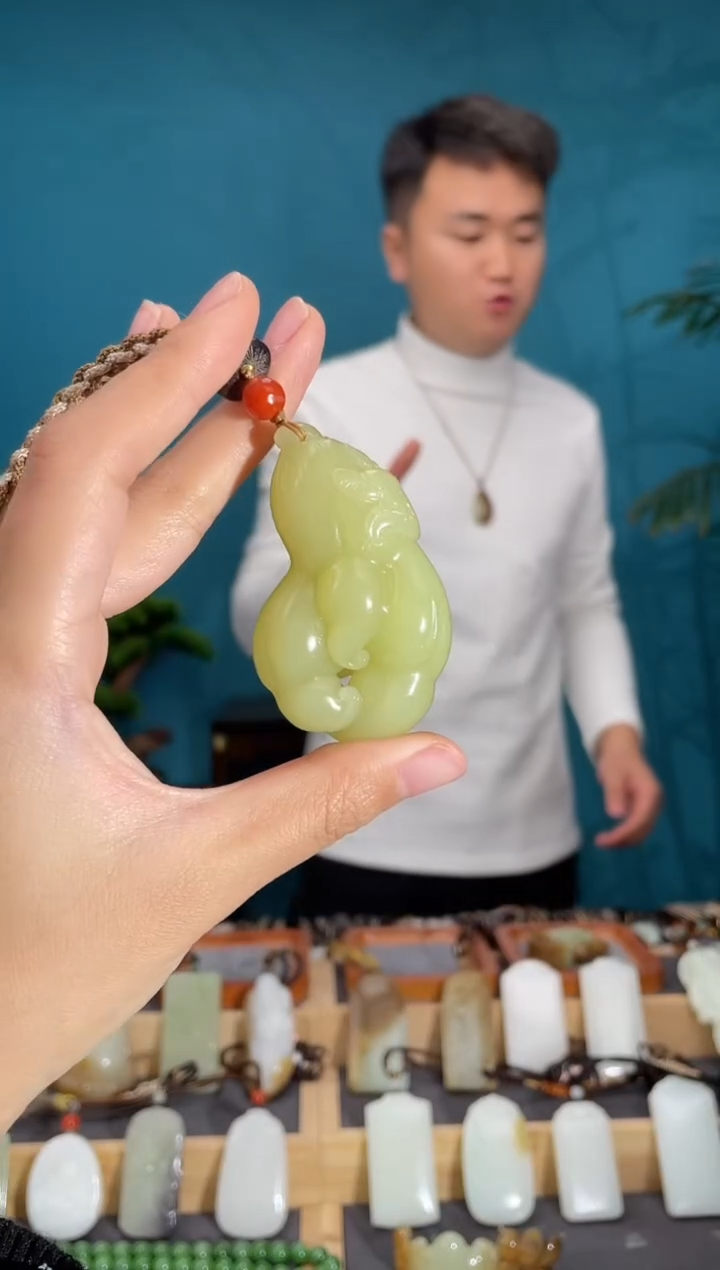 颈饰未镶嵌和田玉1