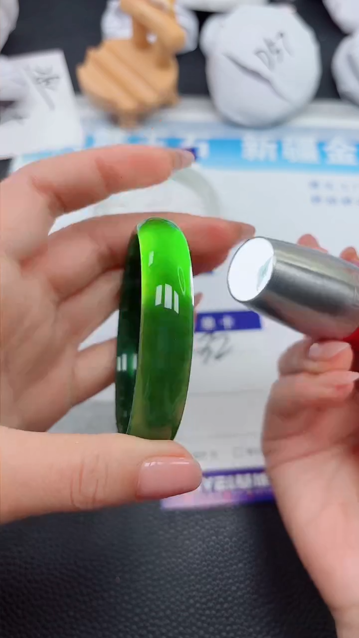 【闪购商品】和田玉手镯未镶嵌432