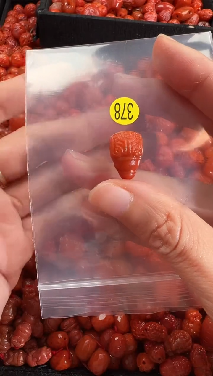 颈饰未镶嵌南红玛瑙1