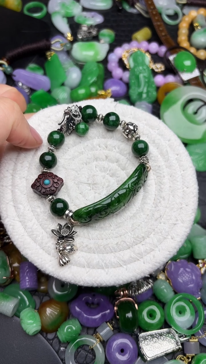 颈饰未镶嵌翡翠缅甸翡翠吊坠