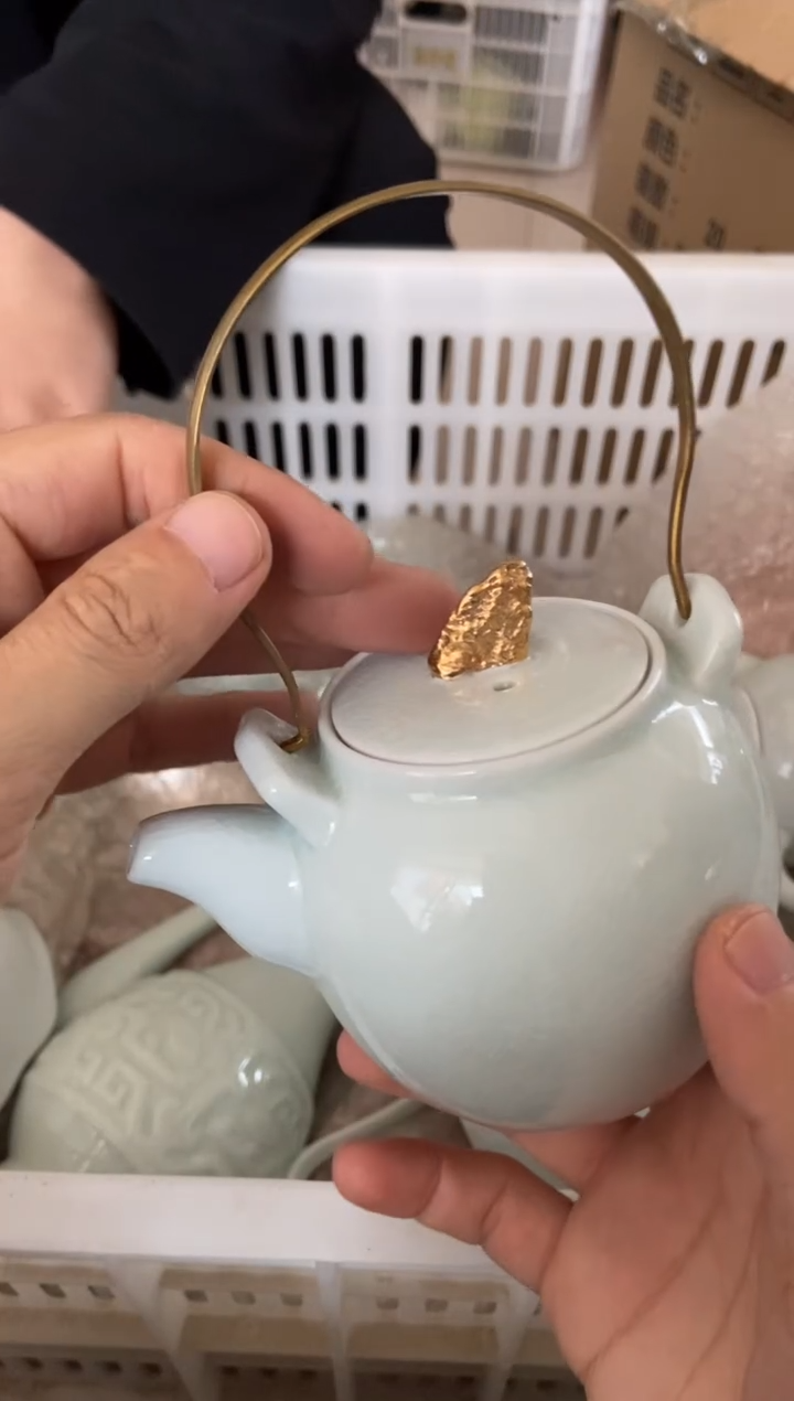 无运费险有瑕疵的摄影的产品有使用过的痕迹有点脏介意勿拍