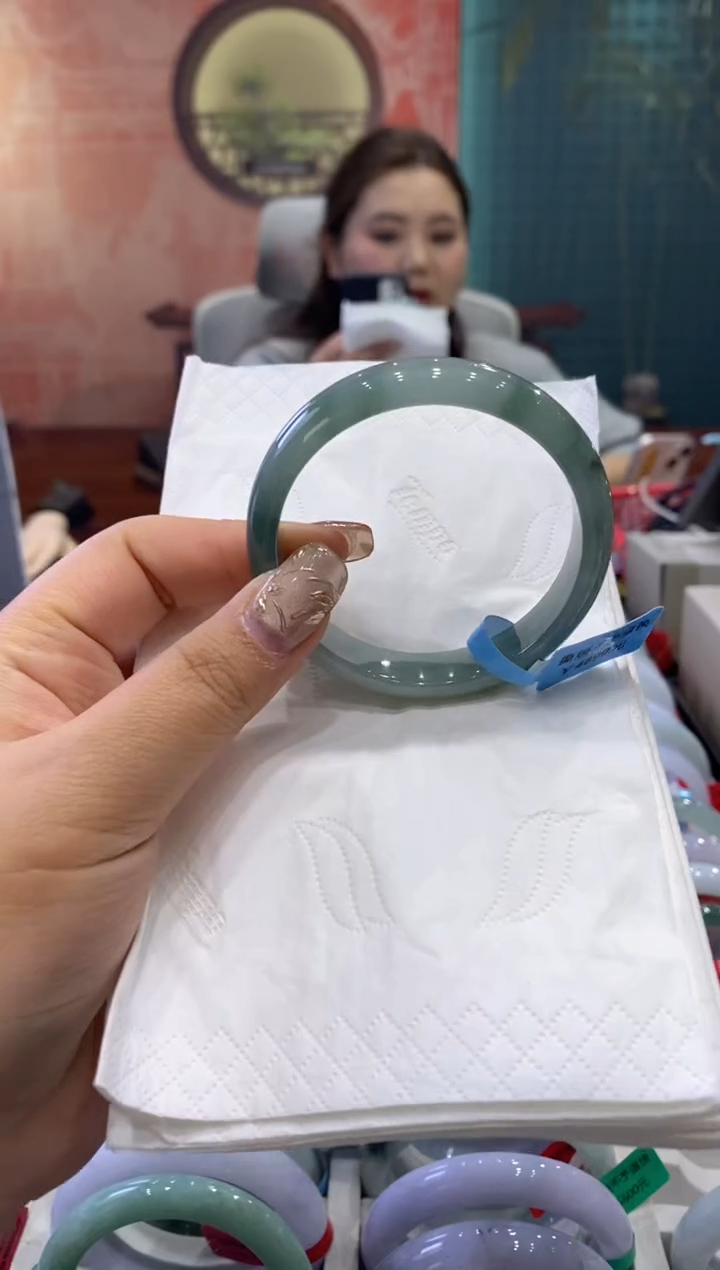 【闪购商品】翡翠手镯未镶嵌多人00110885