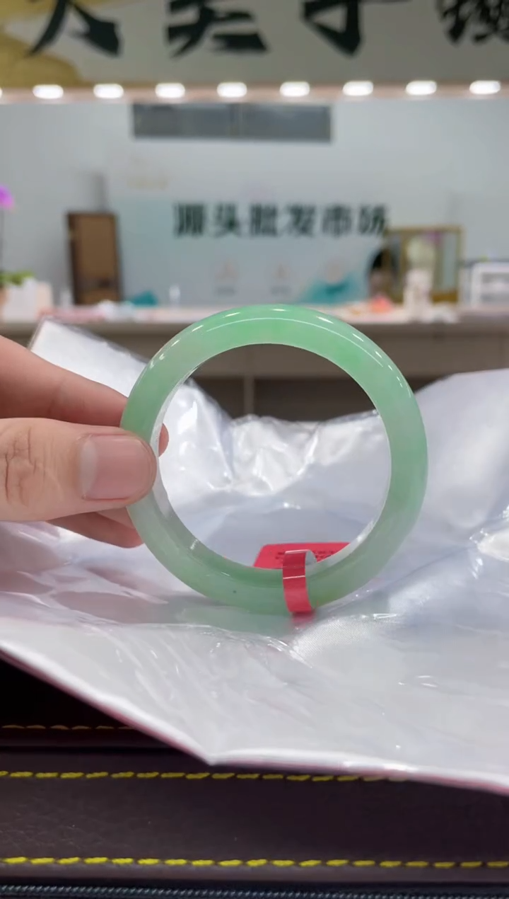 【闪购商品】翡翠手镯未镶嵌手镯