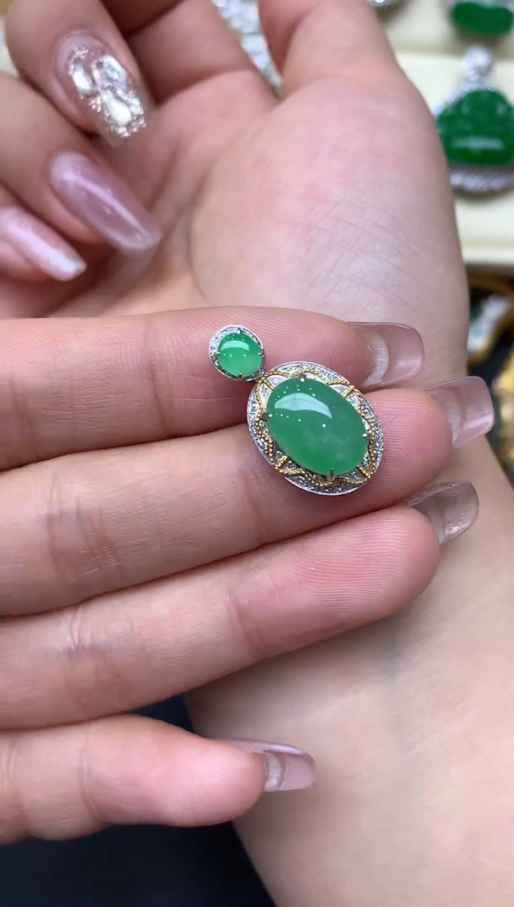 颈饰18K金镶嵌翡翠196-中国好珍宝