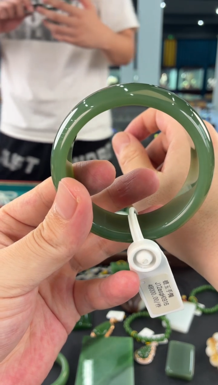 和田玉未镶嵌颈饰佳*手镯