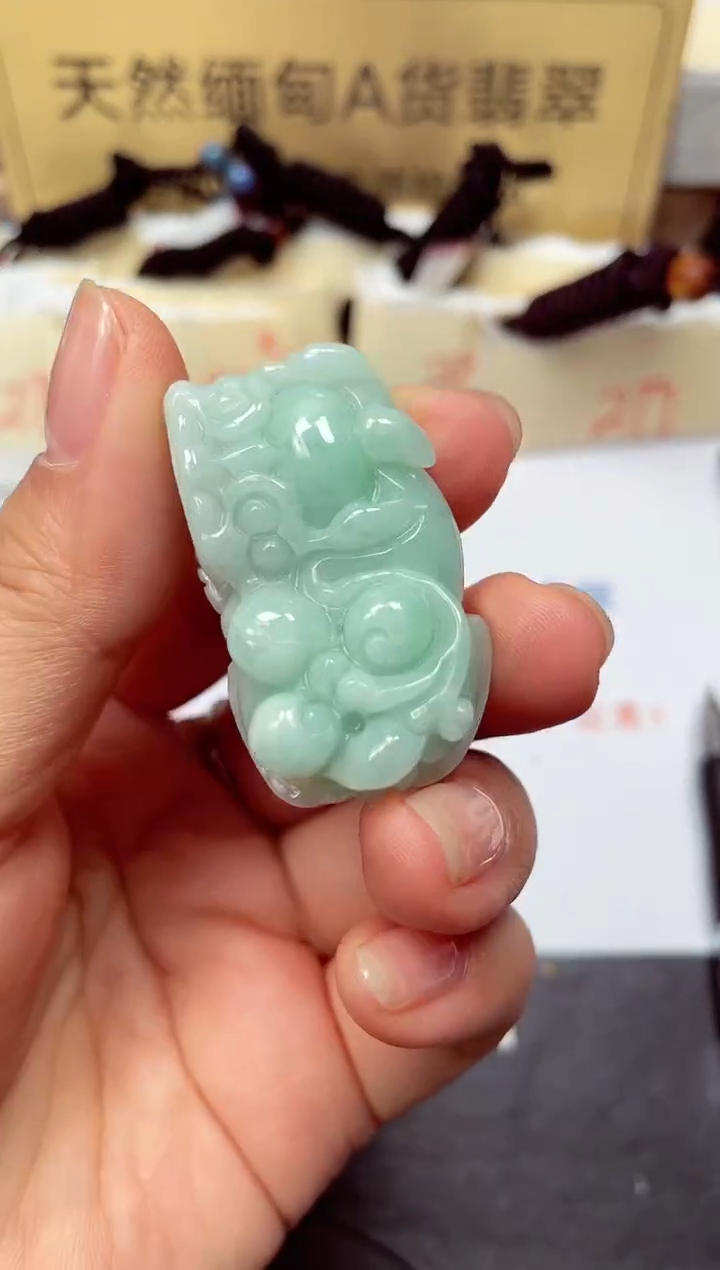 颈饰未镶嵌翡翠天然缅甸翡翠A货