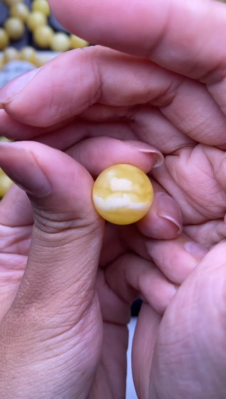 裸石琥珀未镶嵌大小姐珠宝105