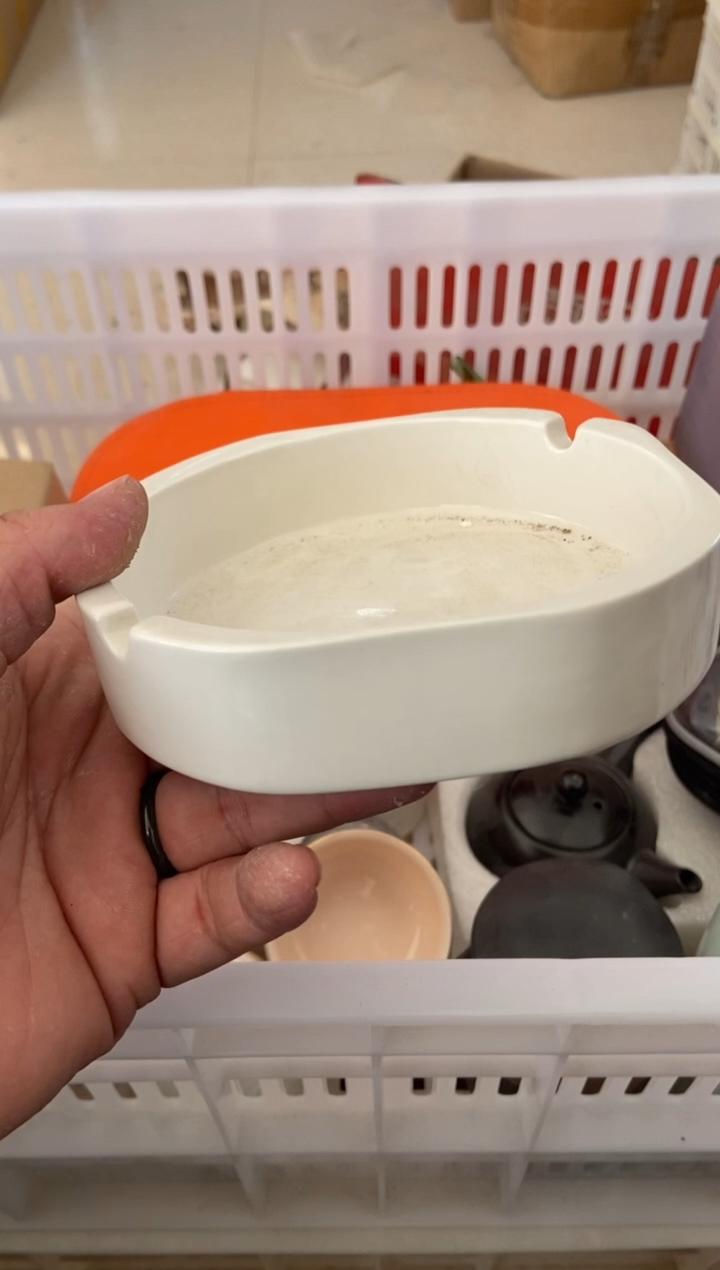 无运费险有瑕疵的摄影的产品有使用过的痕迹有点脏介意勿拍杯