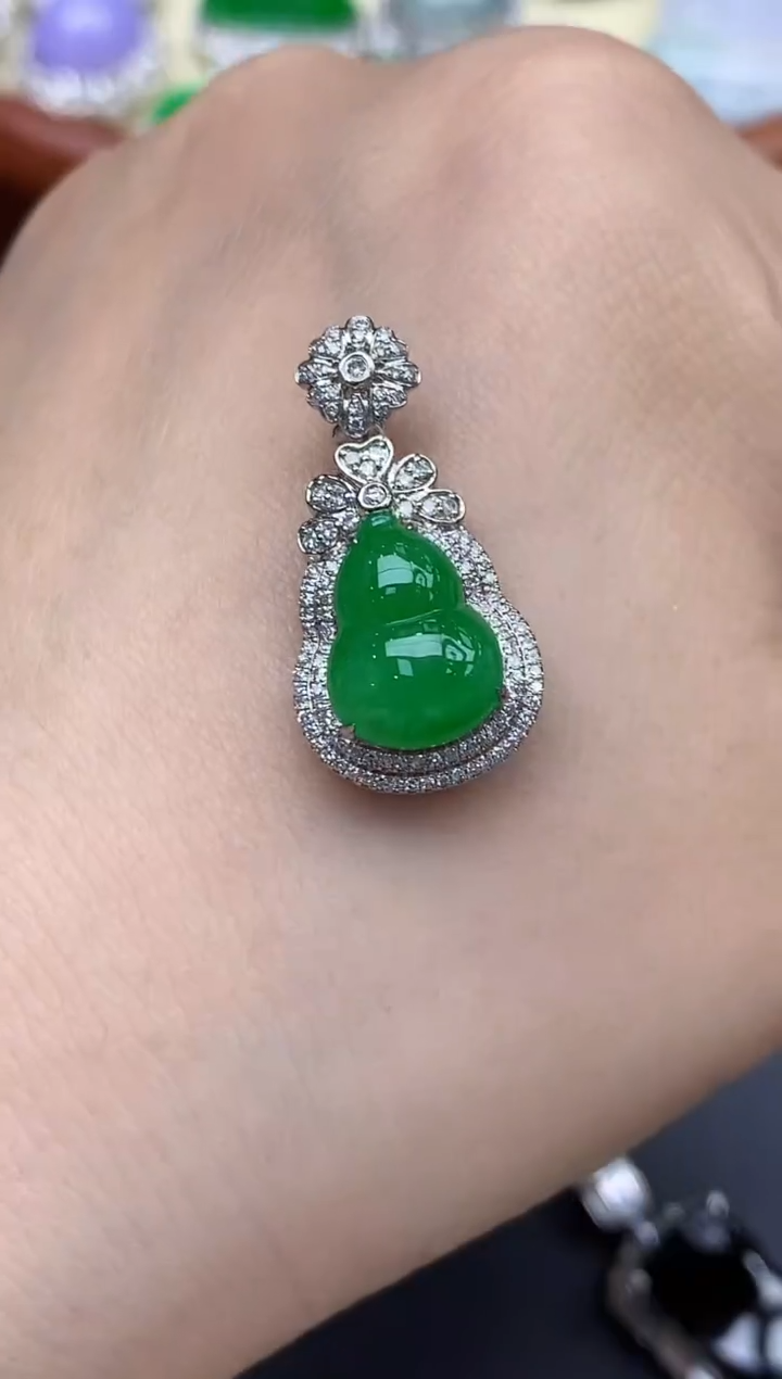 颈饰18K金镶嵌翡翠536-中国好珍宝