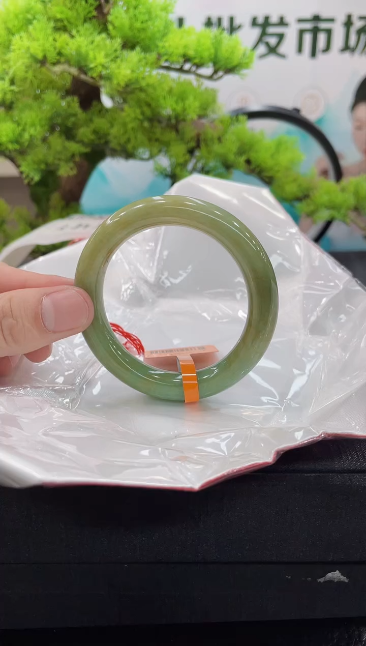 【闪购商品】翡翠手镯未镶嵌手镯