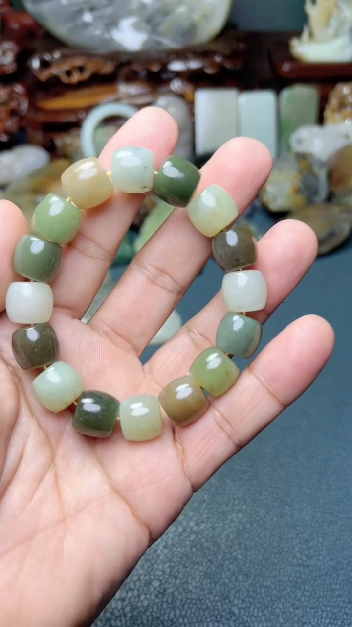 未镶嵌和田玉把件-