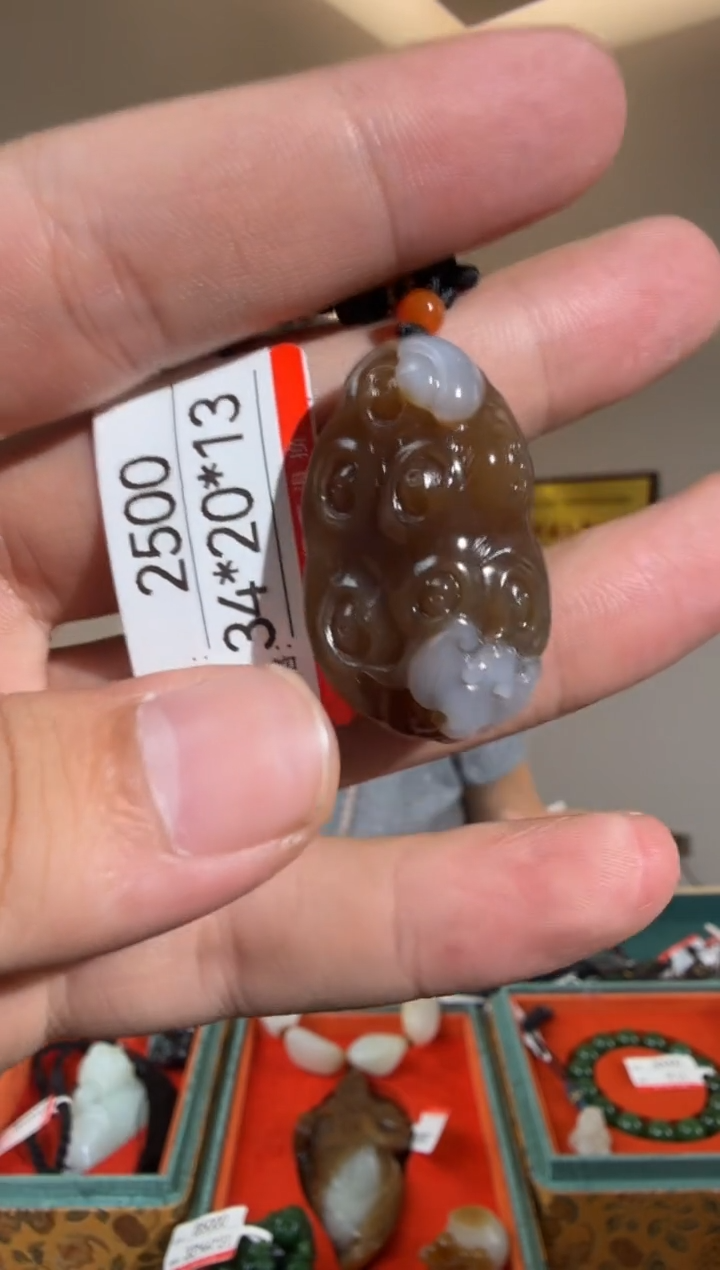 和田玉未镶嵌颈饰1