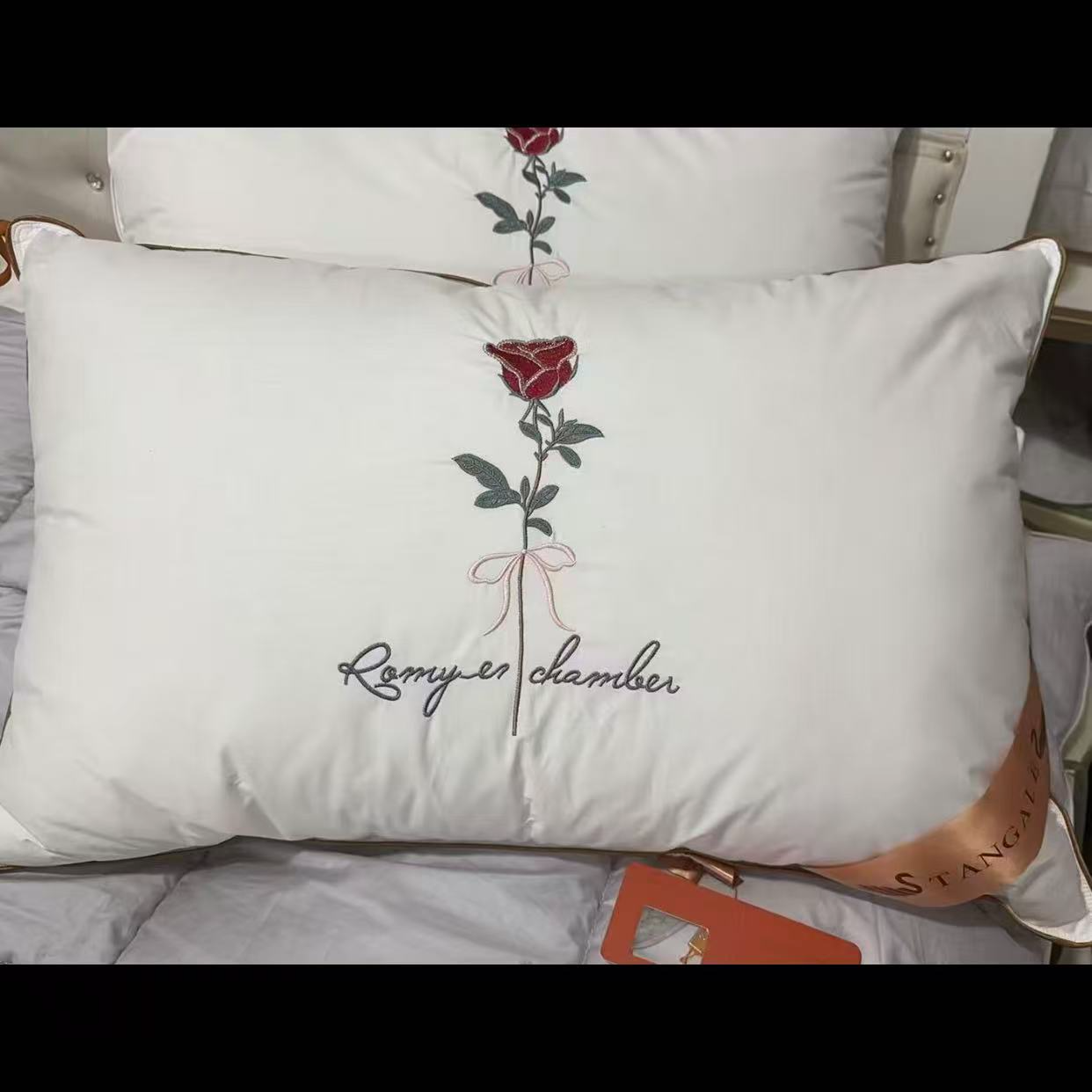 【专柜高货清仓】jty软支撑鹅绒丝刺绣枕芯-一枝独秀-一只装