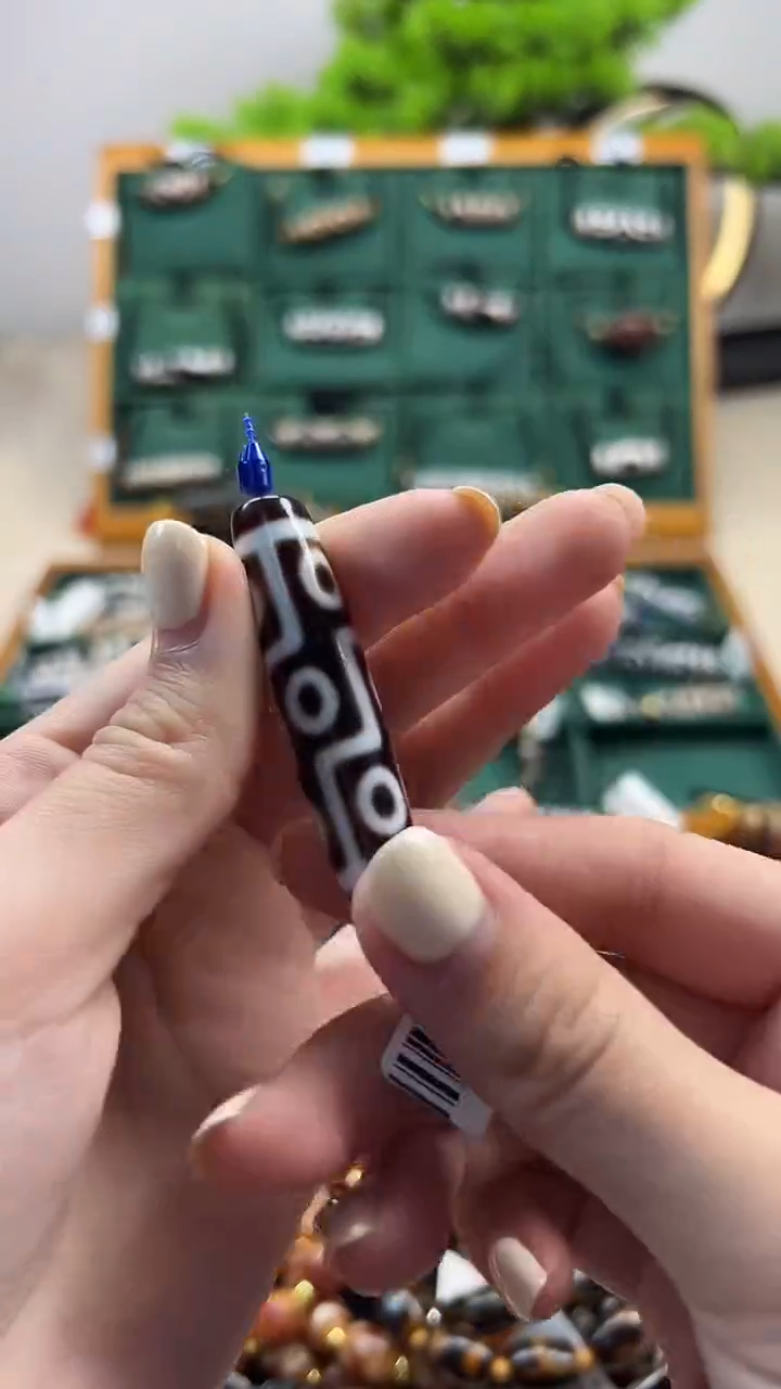 玛瑙/玉髓（覆膜）颈饰未镶嵌33.（微瑕）