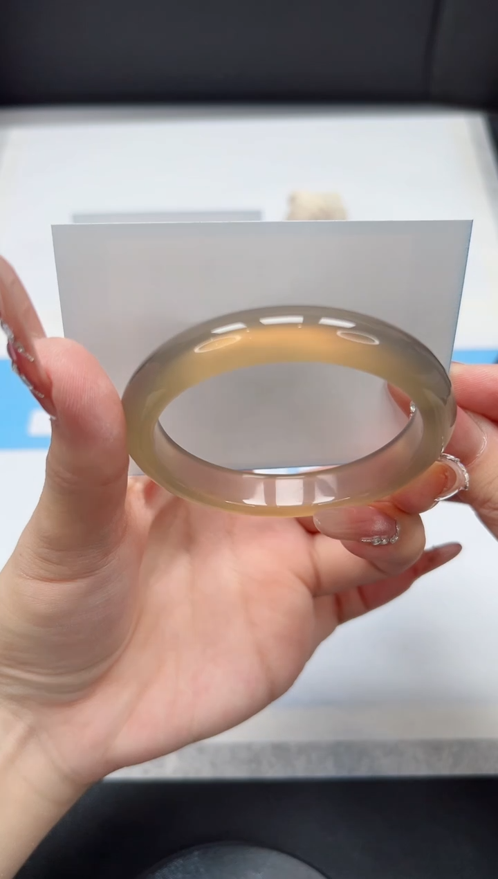 【闪购商品】石英质玉手镯未镶嵌58/灰冰55.1