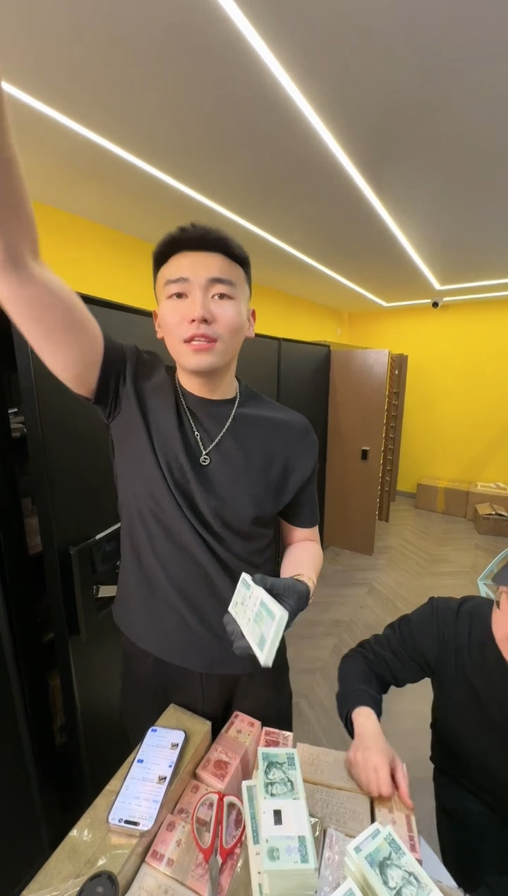 【闪购商品】带评级鉴定-W冠902整刀无3457福利