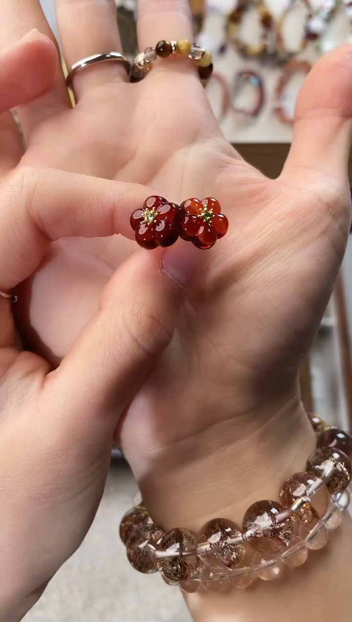 血珀银S925镶嵌耳饰血泊花耳钉（多样性发一）