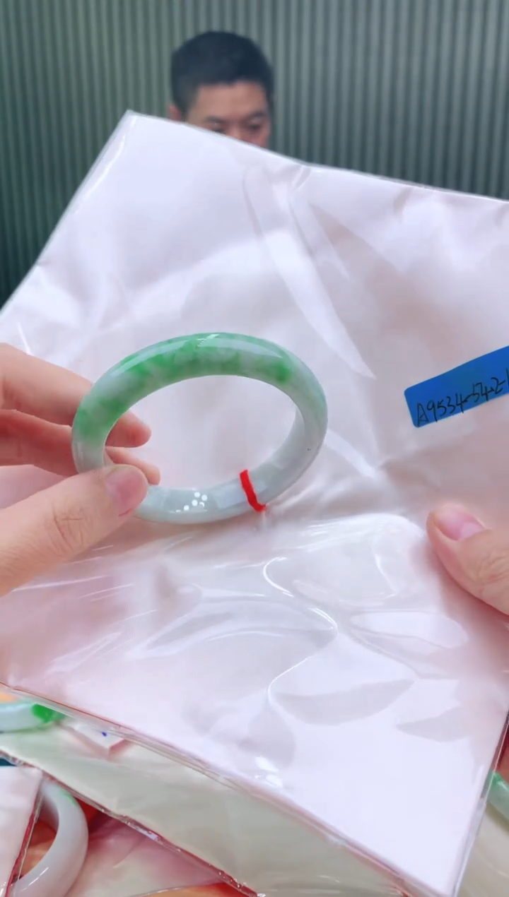 未镶嵌手镯翡翠54