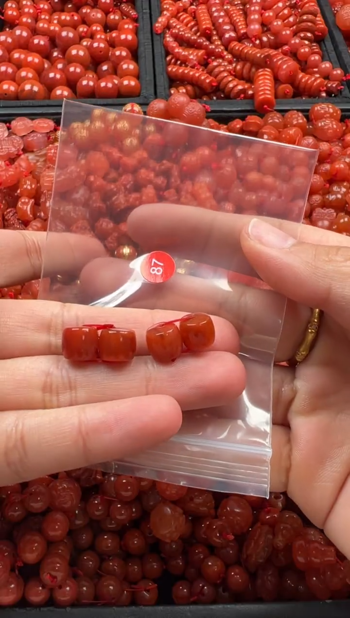 【闪购商品】南红玛瑙颈饰未镶嵌1