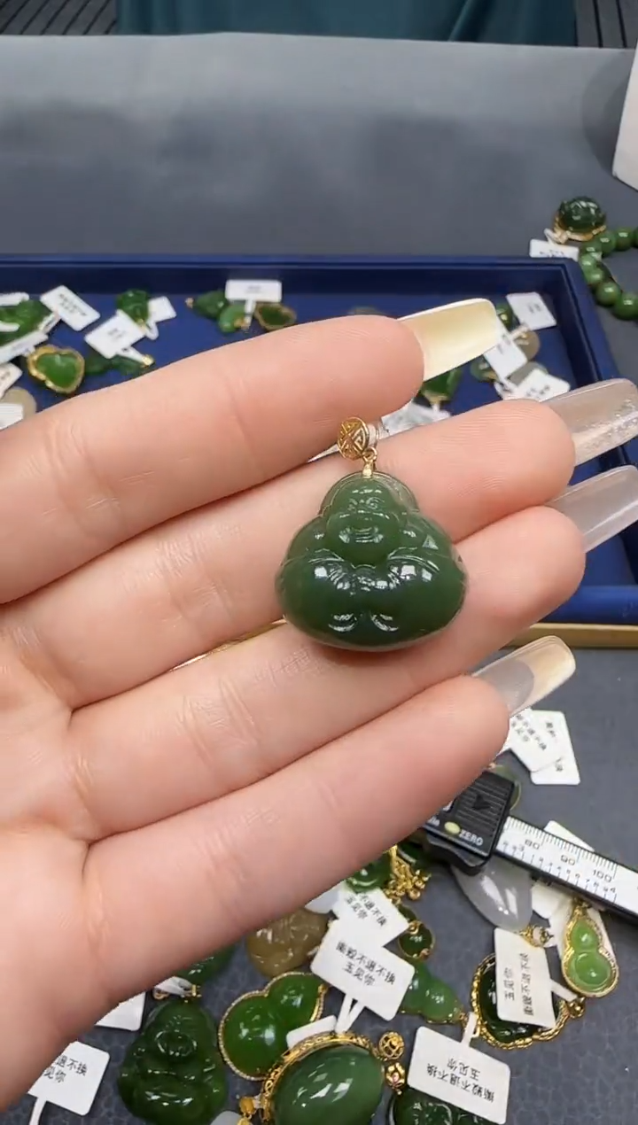【闪购商品】和田玉挂件18K金镶嵌1