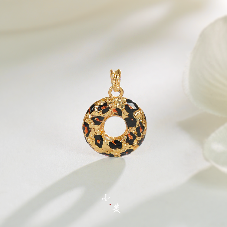 18K金豹纹甜甜圈吊坠 G81190