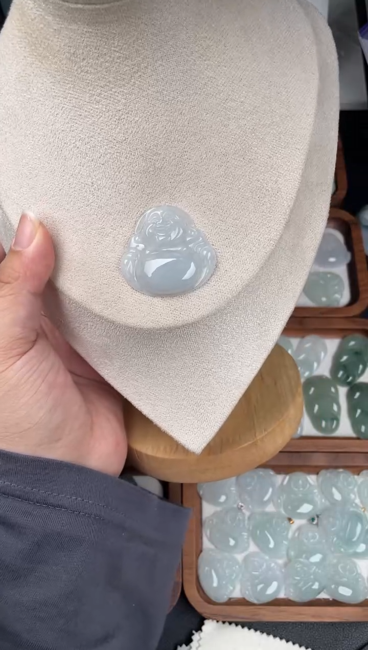 颈饰未镶嵌翡翠佛公