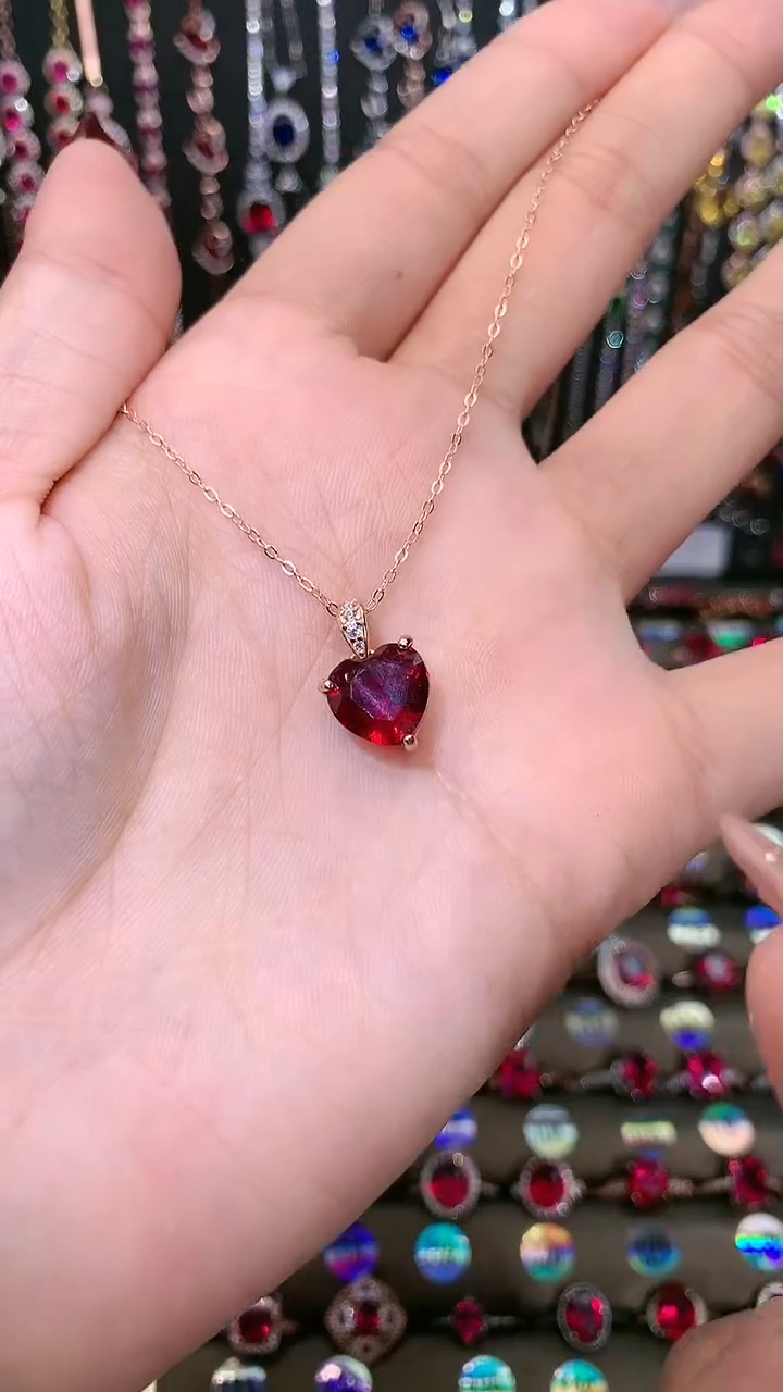 【闪购商品】红宝石吊坠(赠链)银S925镶嵌正红
