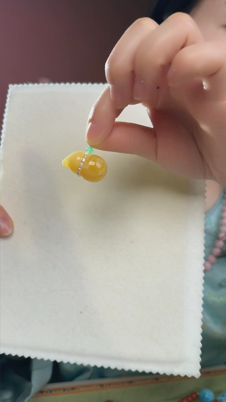 【闪购商品】蜜蜡吊坠(不含链)未镶嵌天然蜜蜡葫芦吊坠