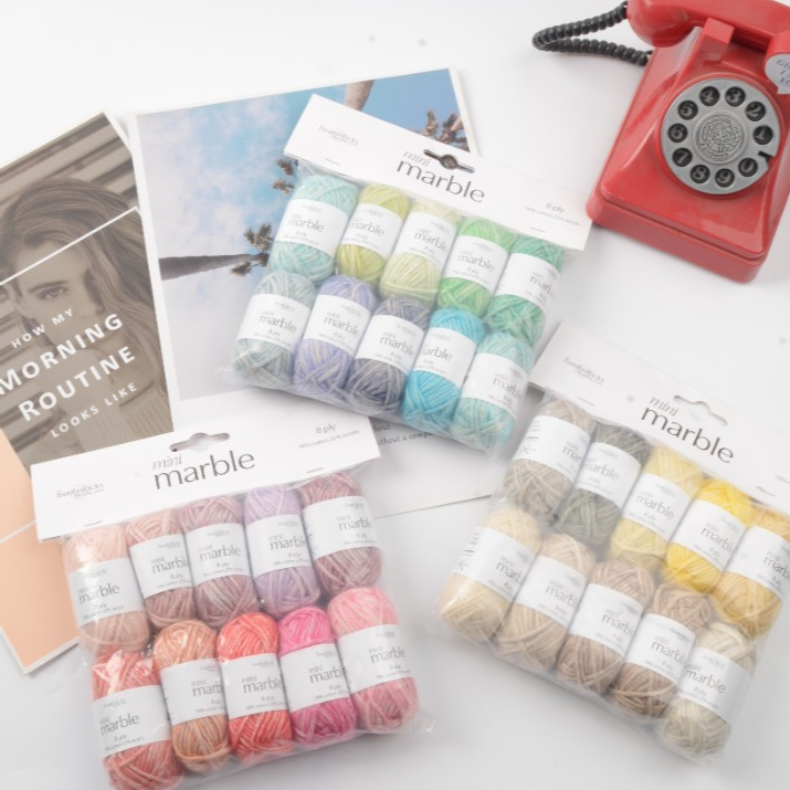 JUBILEE/佳佰俐俹 喷毛纱小球包，佳佰俐俹，棉腈10球一包。