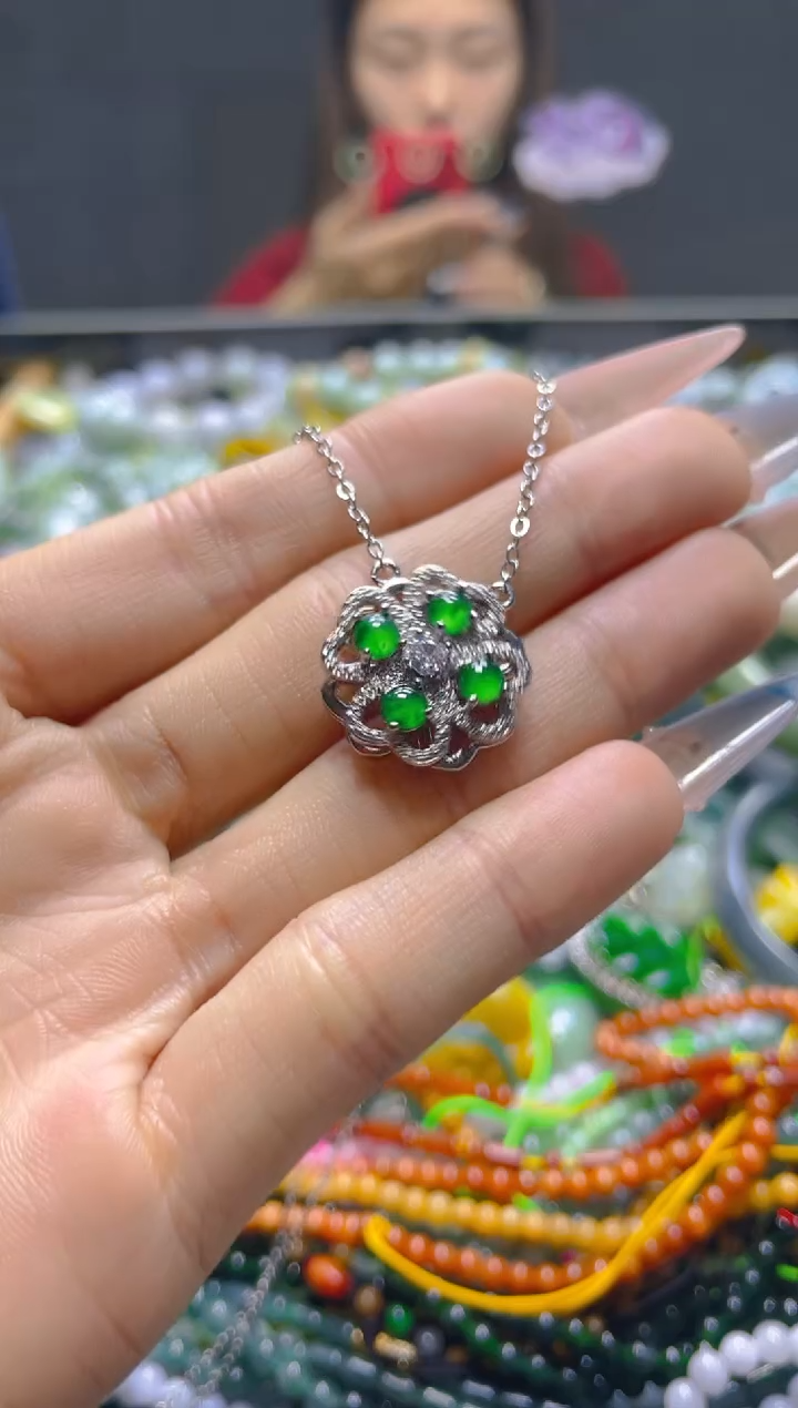 颈饰未镶嵌翡翠/D/翡翠A货，一件也是批发价