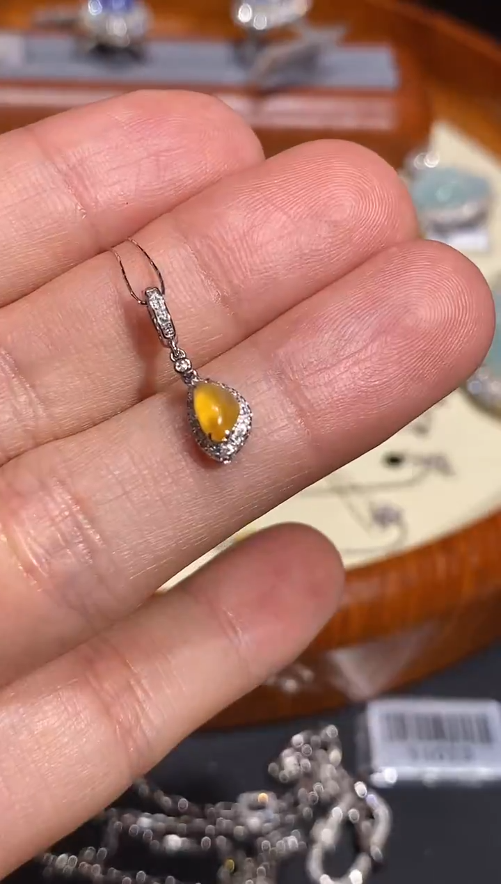 【闪购商品】翡翠吊坠(不含链)18K金镶嵌吊坠