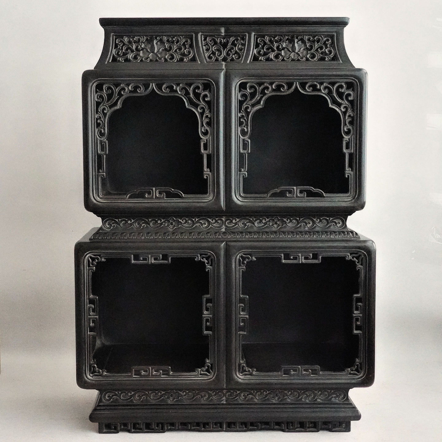 文华开物第207期拍品 17 清代 紫檀多宝柜