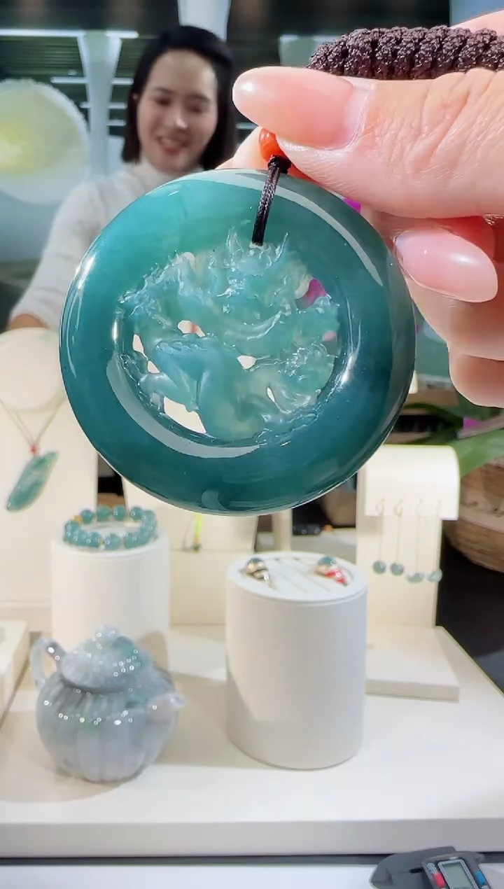 【闪购商品】翡翠吊坠(不含链)未镶嵌龙牌