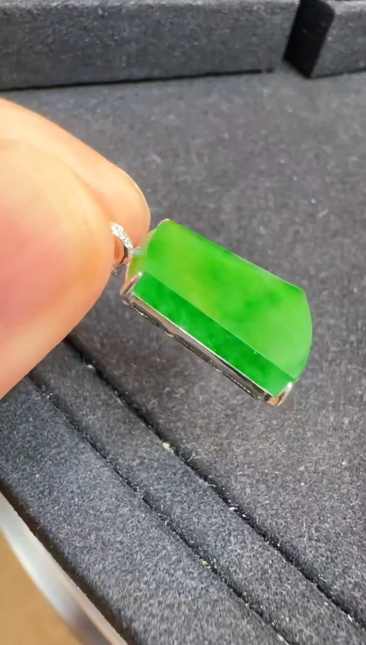 翡翠18K金镶嵌吊坠(不含链)多样性团购发一件