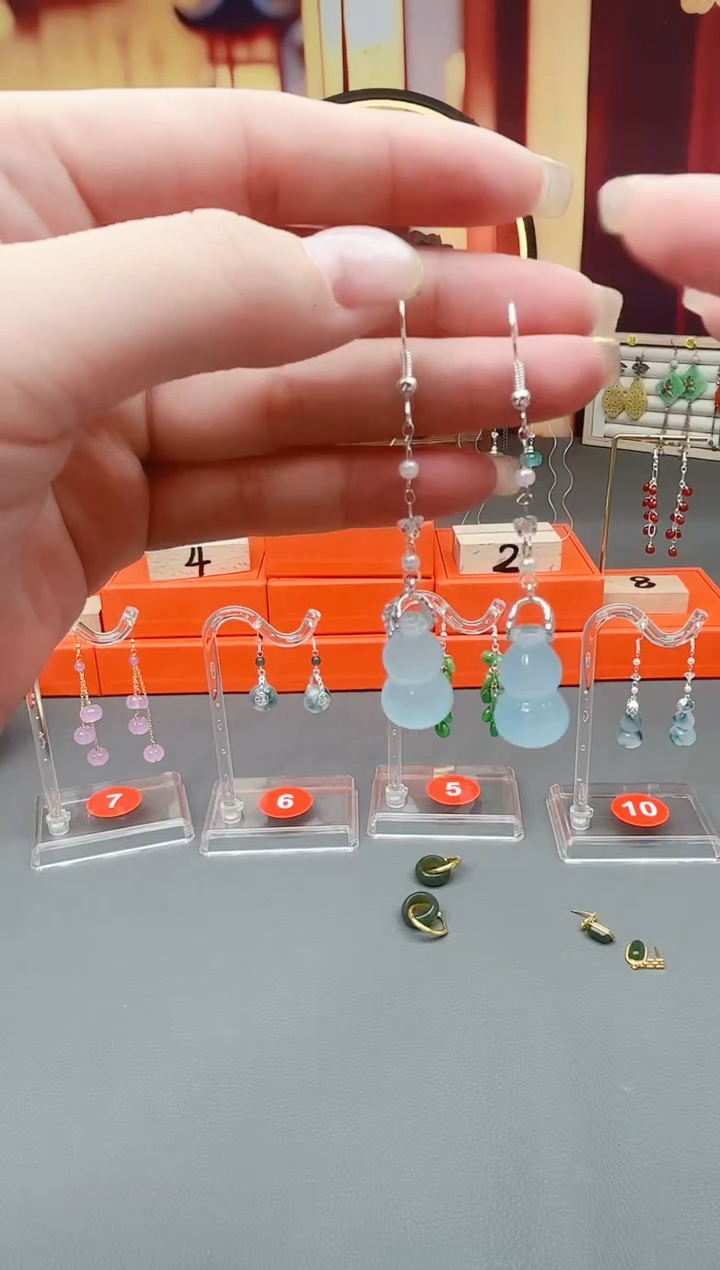 未镶嵌石英质玉（天山翠）耳钉535