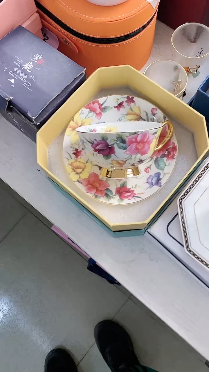 瓷片锅碗瓢盆一件不留@@1