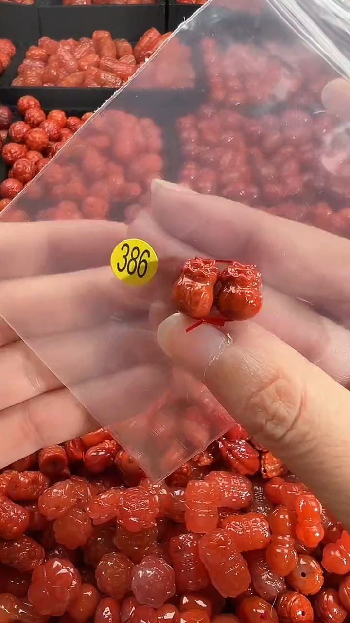 颈饰未镶嵌南红玛瑙1