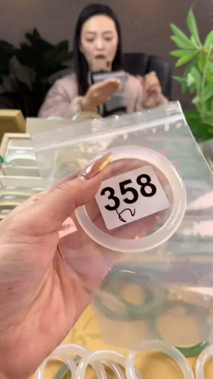 【闪购商品】玛瑙/玉髓手镯未镶嵌358
