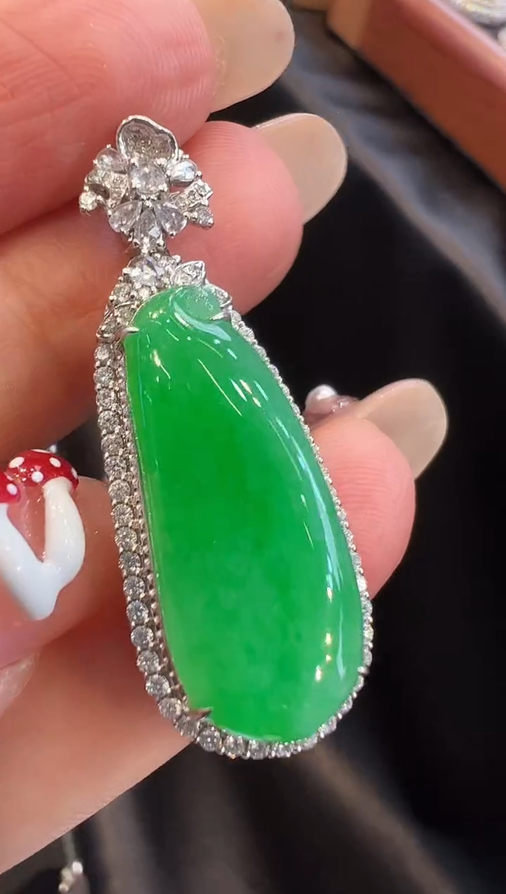 吊坠(不含链)18K金镶嵌翡翠吊坠