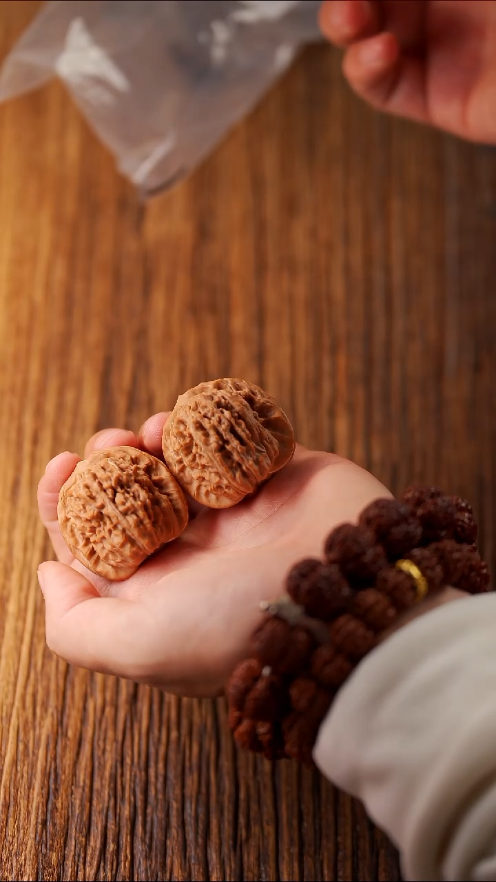 把件文玩核桃43mm 左右· 四座楼