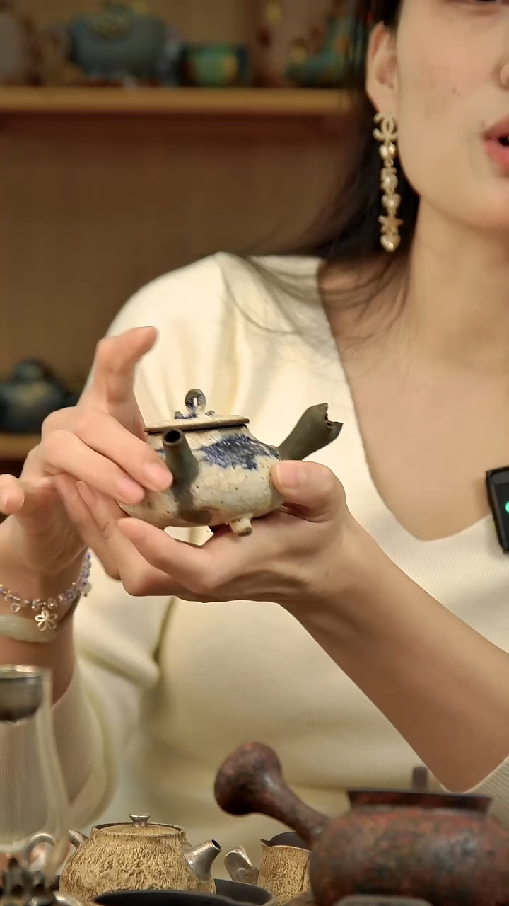 言野手作 粉引侧把壶